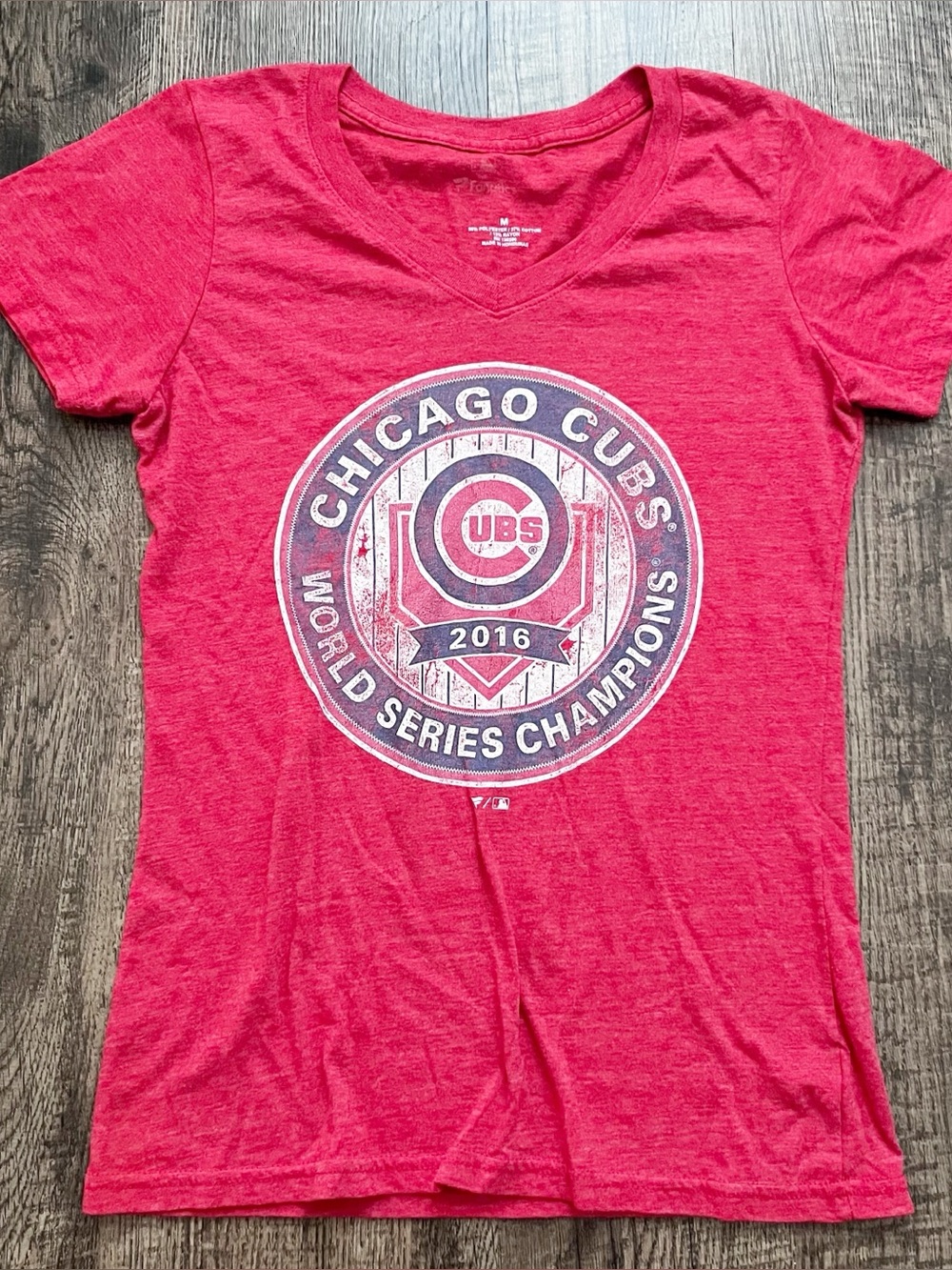 Fanatics Chicago Cubs Red Heathered V-Neck Short-Sleeve Tee Women’s Medium